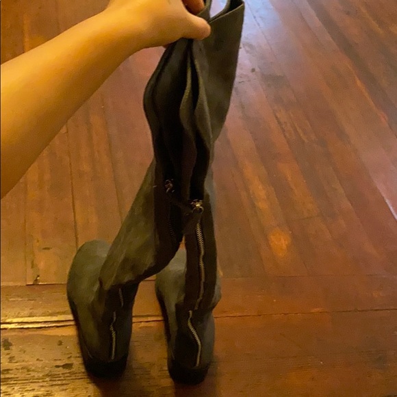 Knee high boot - Picture 3 of 4